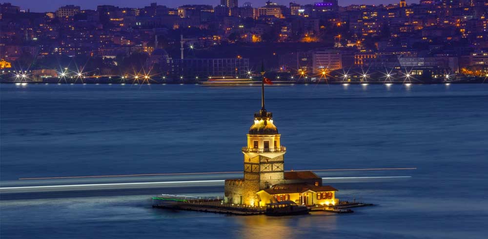 Istanbul's Maiden Tower
برج دختر در منطقه آسیایی استانبول